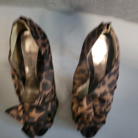 Nine West leopard print size 7.5 open toe heels - Picture 4 of 4